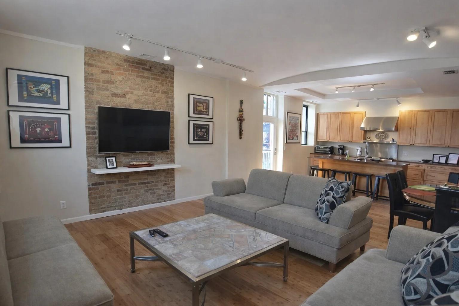 Living room at MFL 2 East, a home base near Chicago brewery tours in Lincoln Park and Old Town
