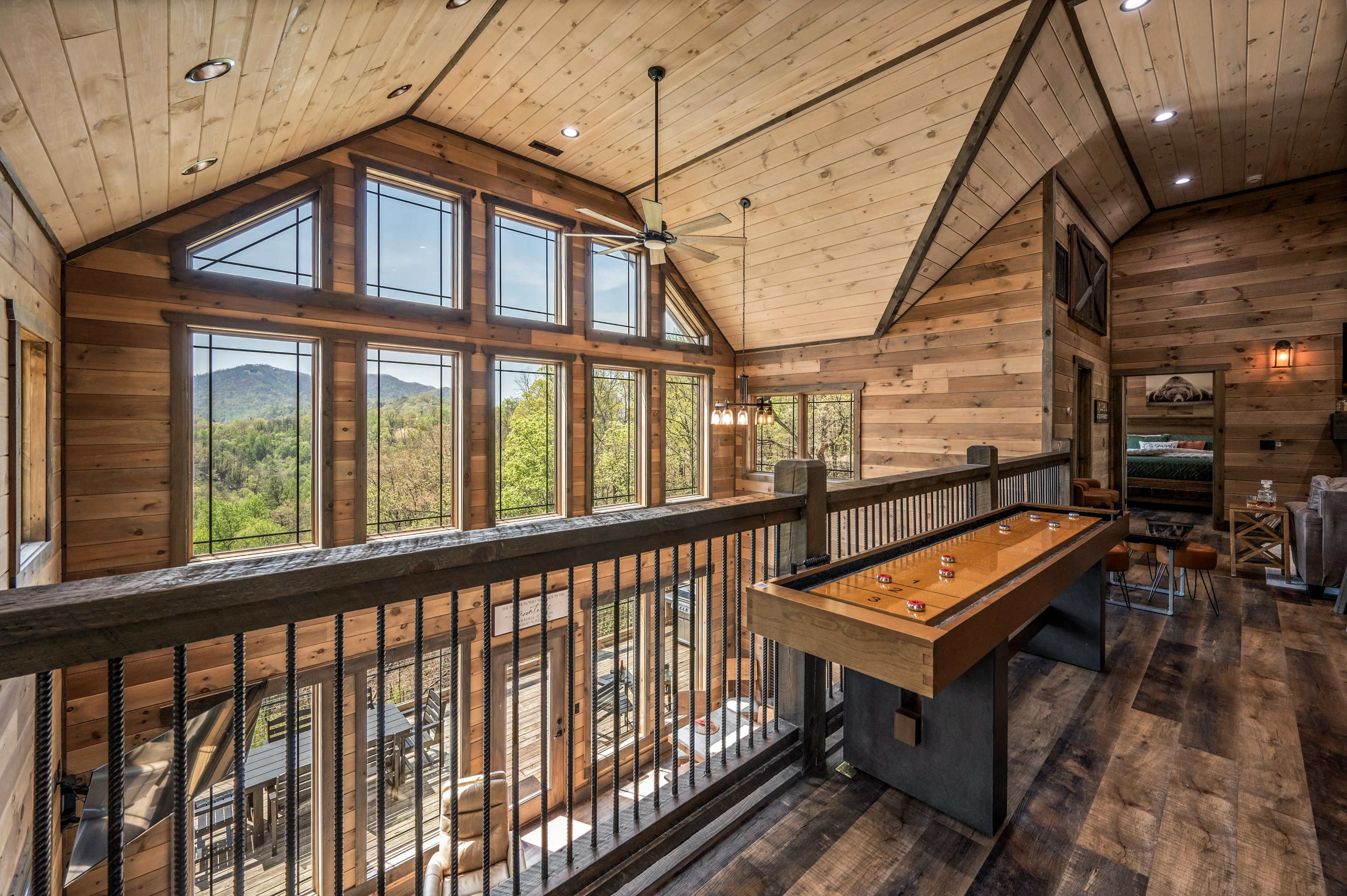 Luxury log cabin loft with pool table, cathedral ceiling, and Smoky Mountains views in Sevierville