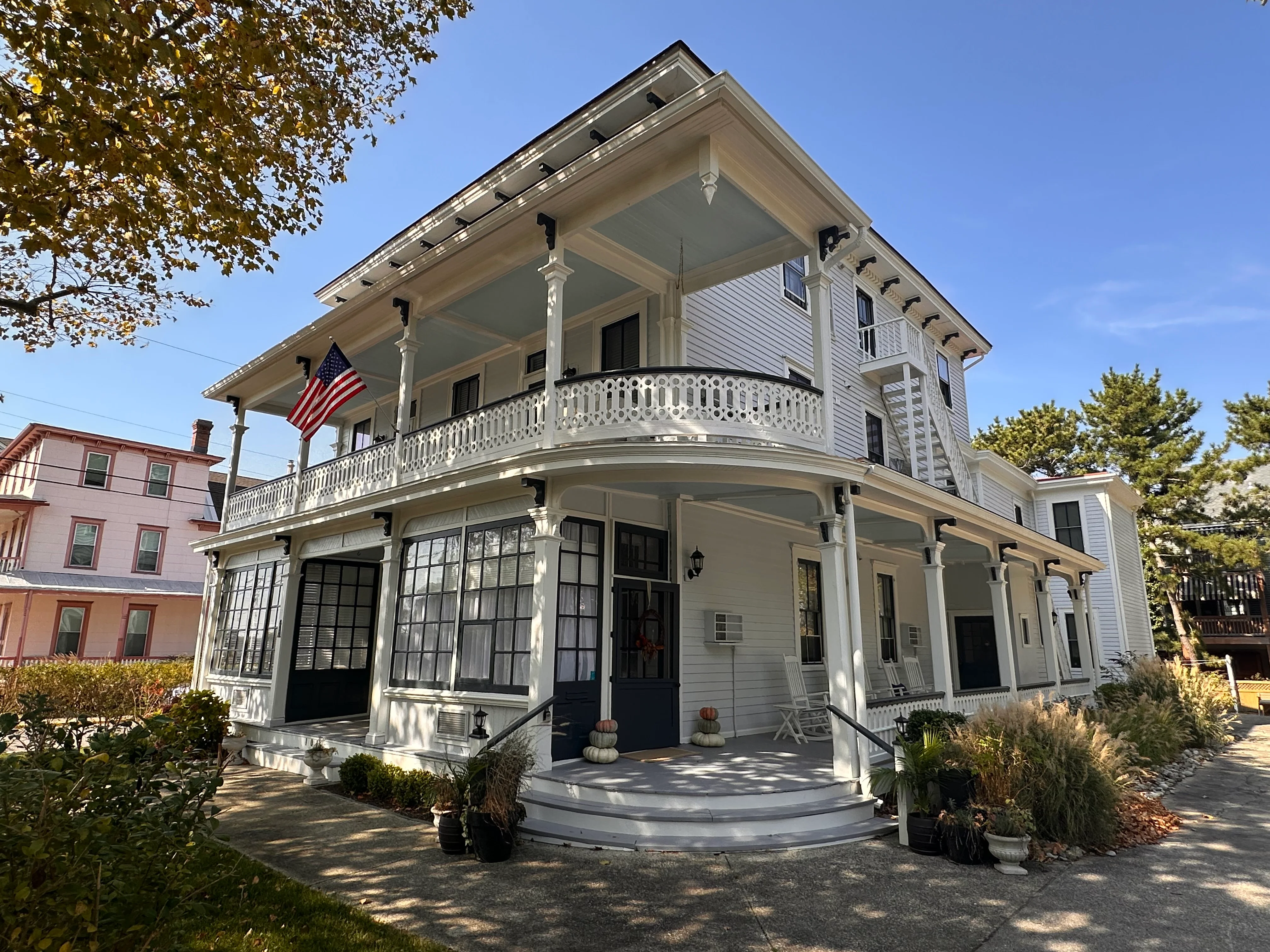 Cape Belvedere exterior in Cape May NJ, steps from waterfront restaurants and Washington Street Mall dining